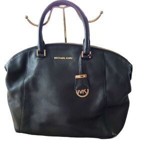 Authentic Michael kors bag NWT